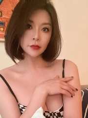 超正点短发妹