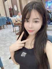 雨花大胸妹子