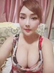 龙首巨乳美女