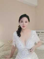 制服诱惑大肉臀