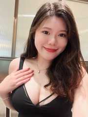 90后的胸小姐姐